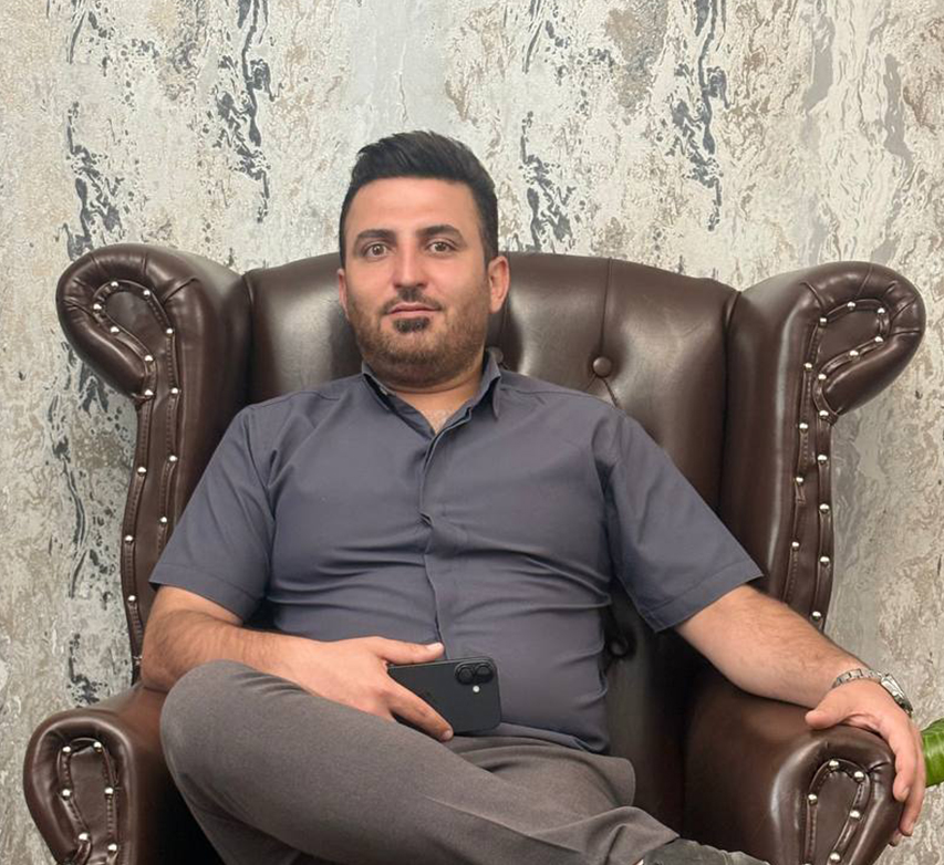 مدیر پشتیبانی آقای ذبیحی